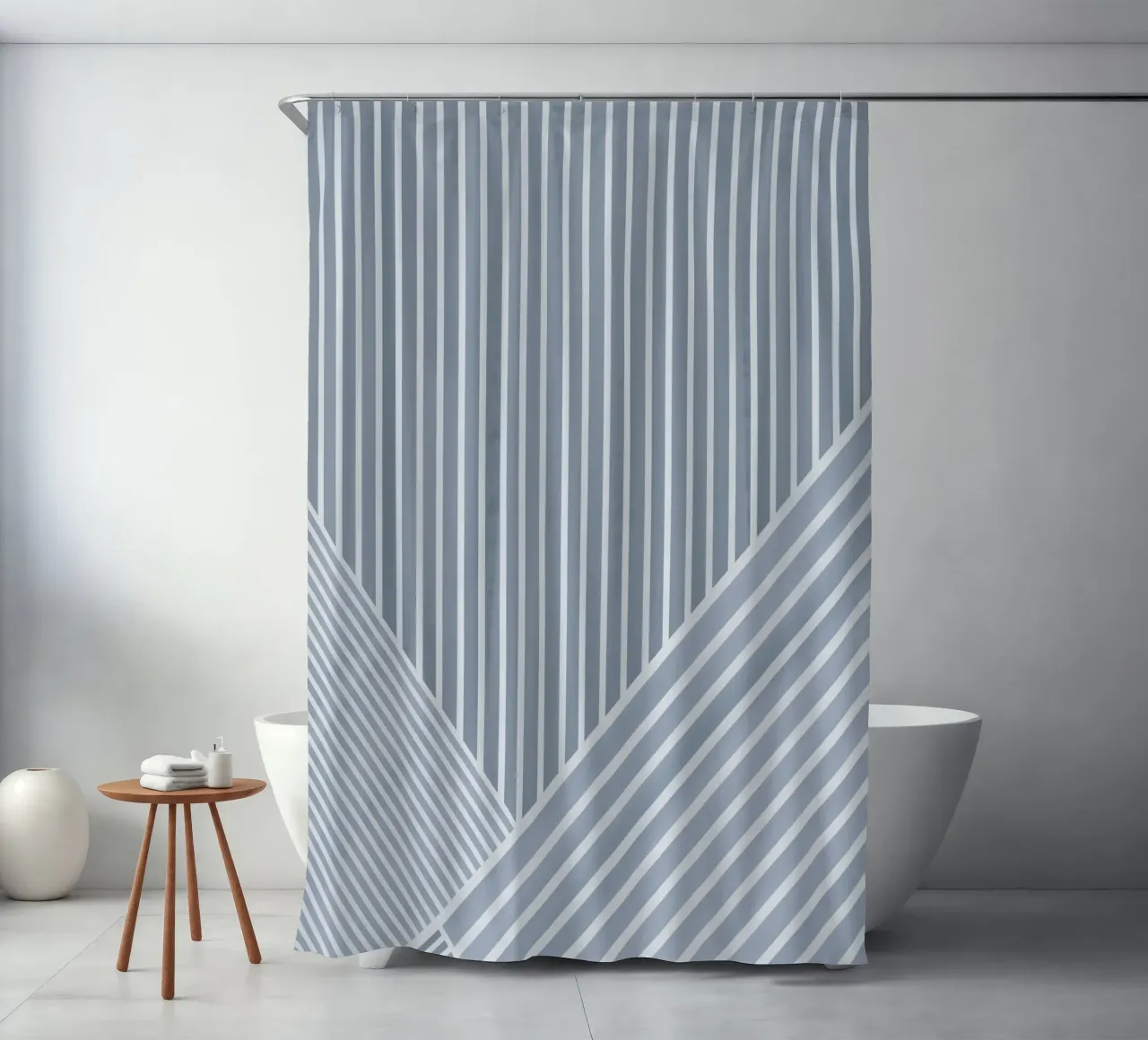 Geometrico a righe bianche e azzurre tenda da doccia da Melloi Art Print