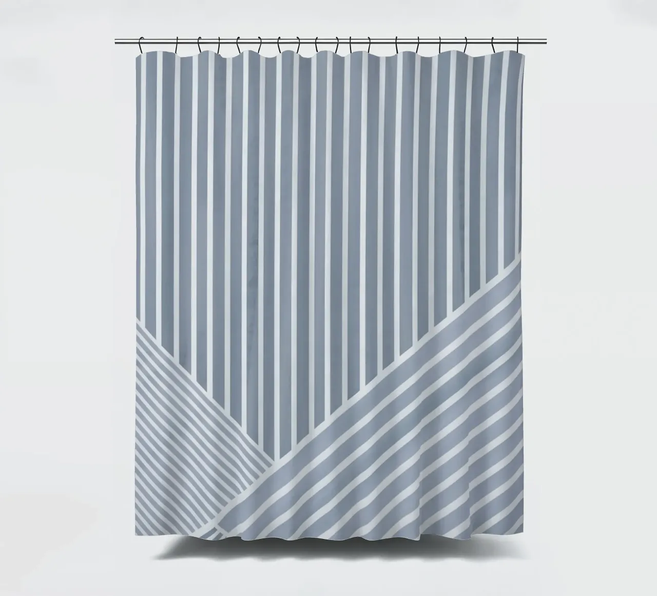 Geometrico a righe bianche e azzurre tenda da doccia da Melloi Art Print