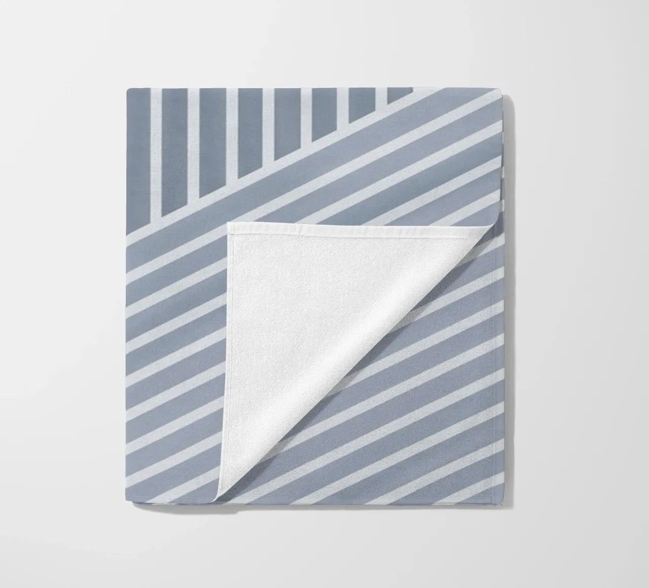 Geometrico a righe bianche e azzurre telo mare da Melloi Art Print