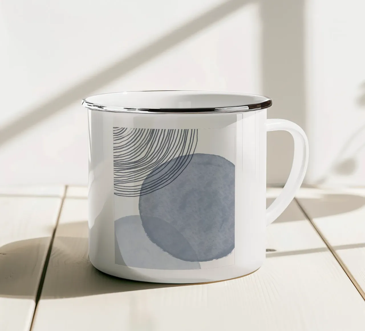 Cerchi astratti blu e grigi tazza in smalto da Melloi Art Print