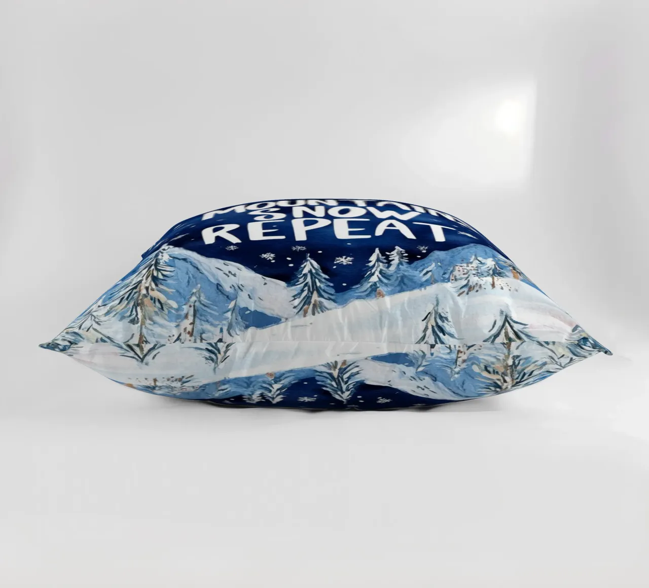 Mountains Snow Repeat No 2 cuscino da treechild