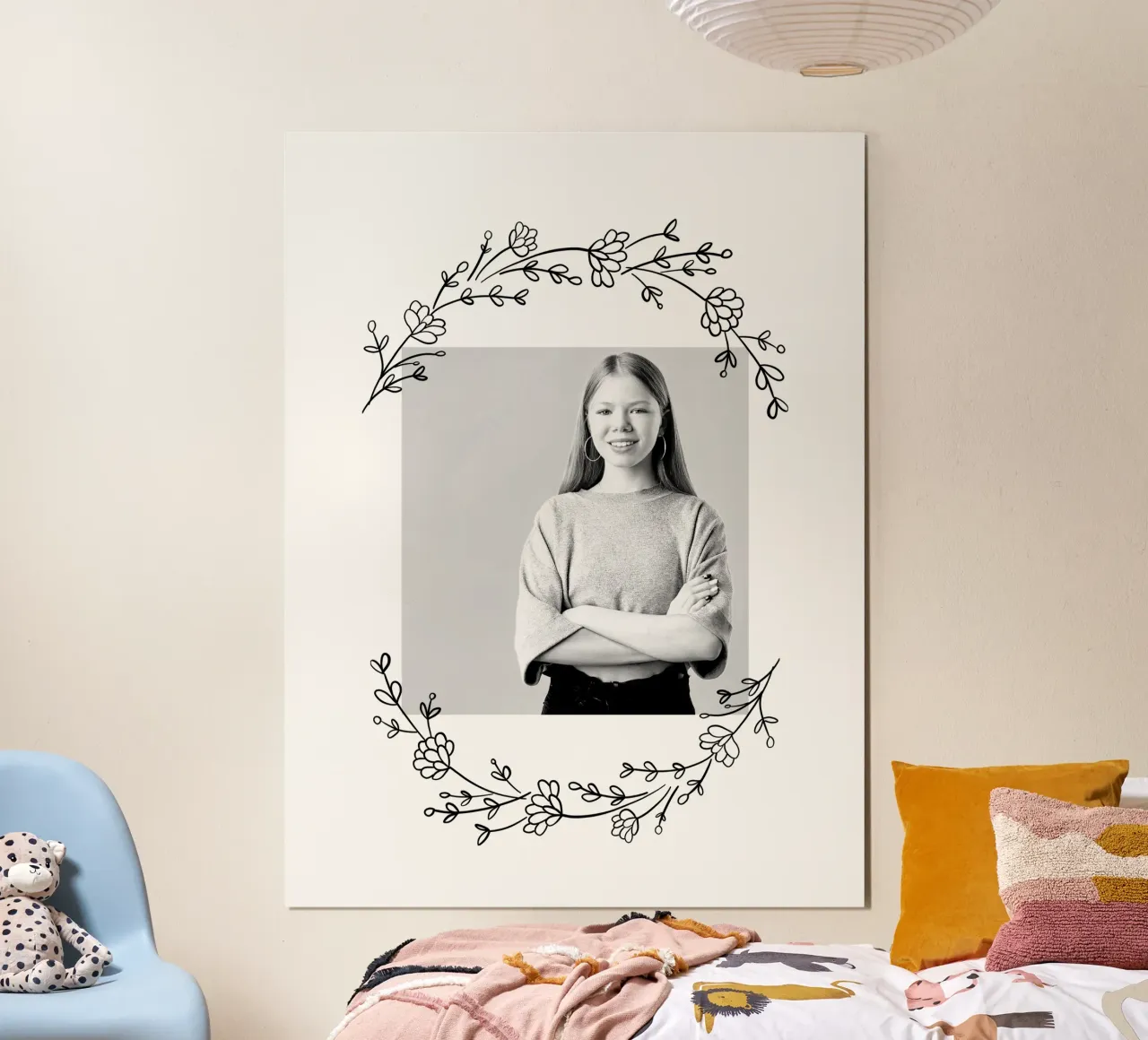 Eigenes Portrait mit Blumen poster con telaio in legno da WORTSPIEL