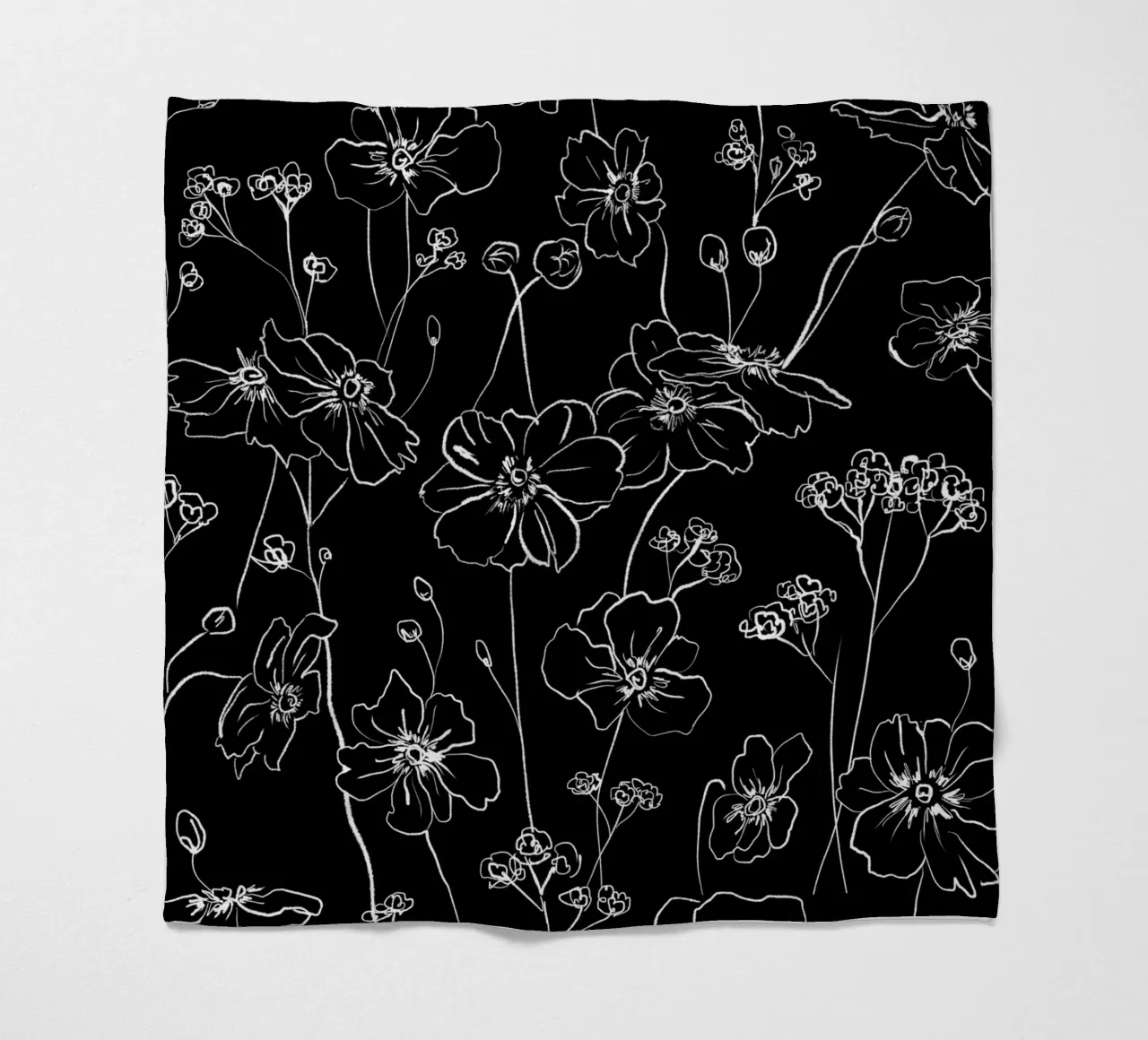 Black Wild Roses Pattern coperta in pile da anisillustration