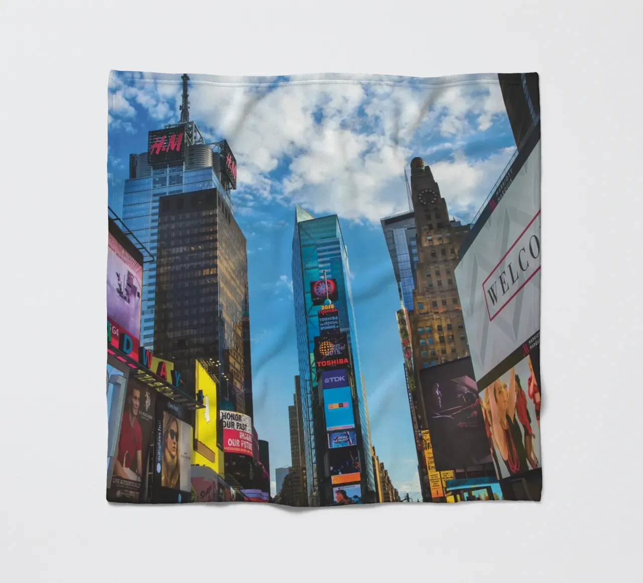 Times Square coperta in pile da Dave Hare Photography