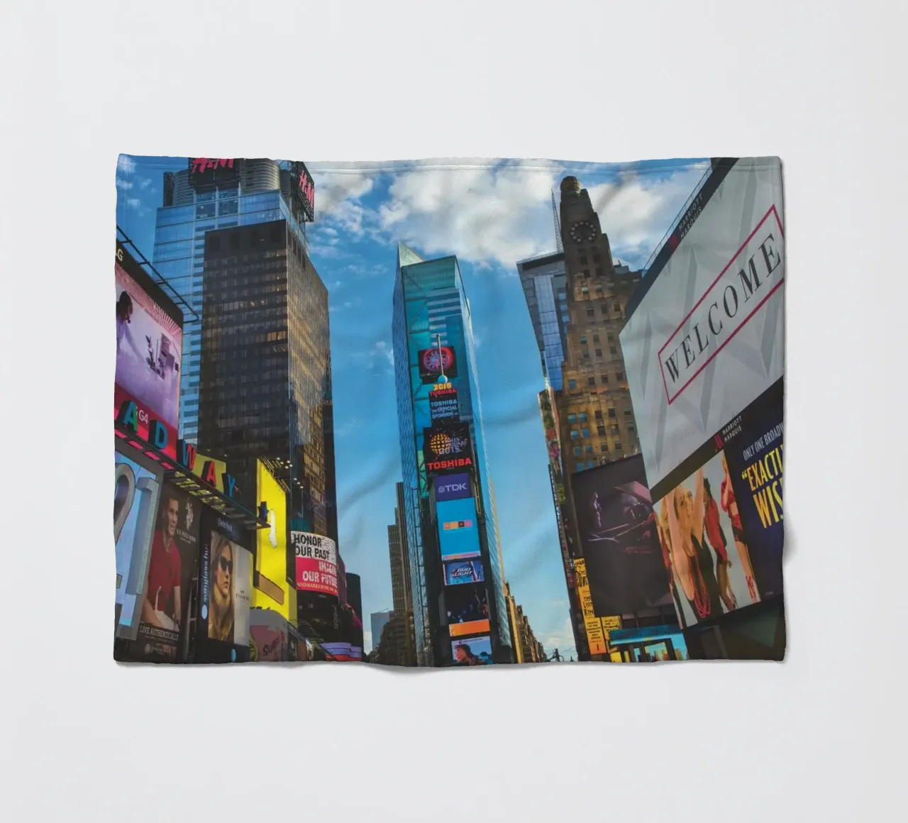 Times Square coperta in pile da Dave Hare Photography