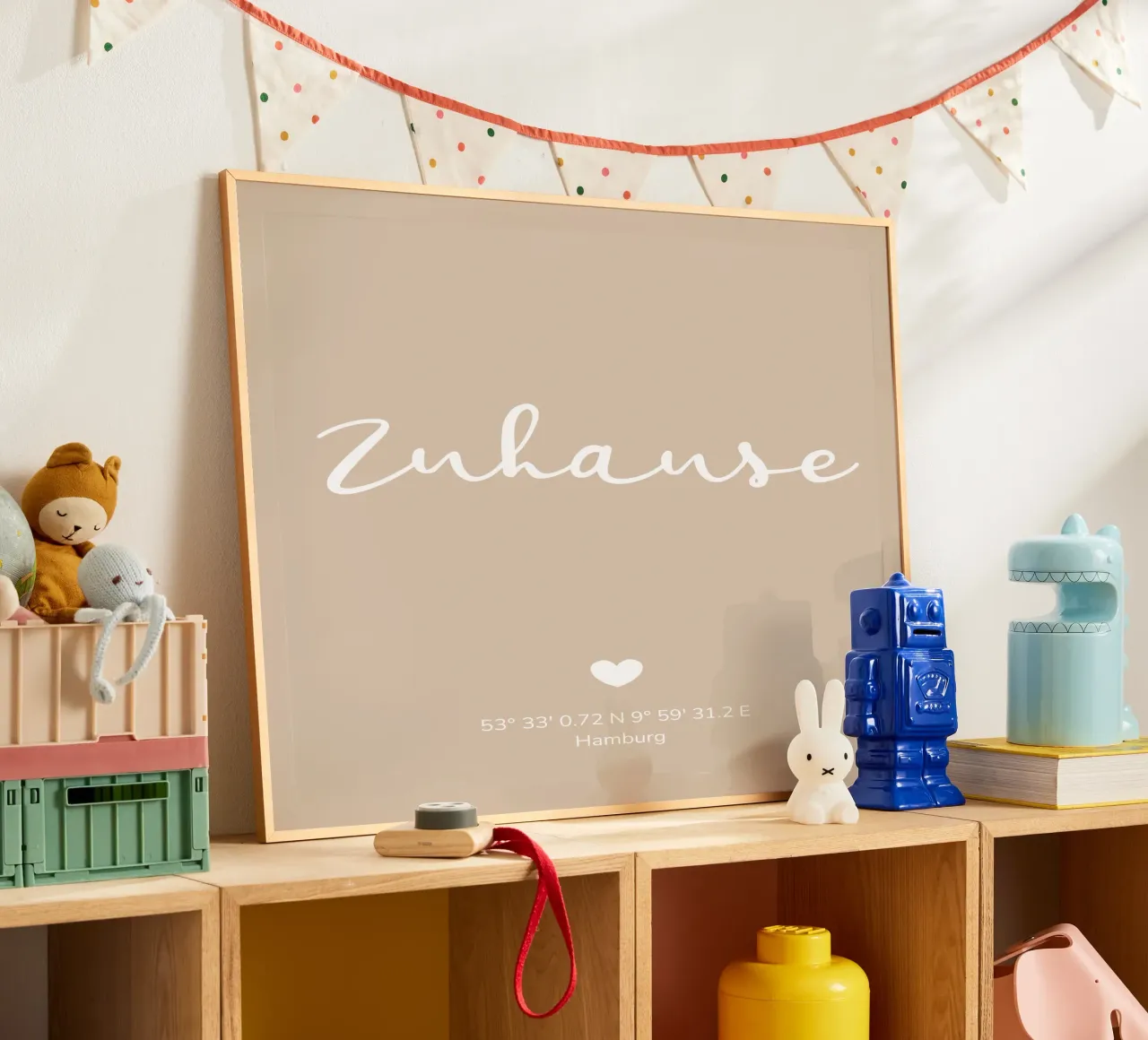 Zuhause mit Koordinaten poster con telaio in alluminio da WORTSPIEL