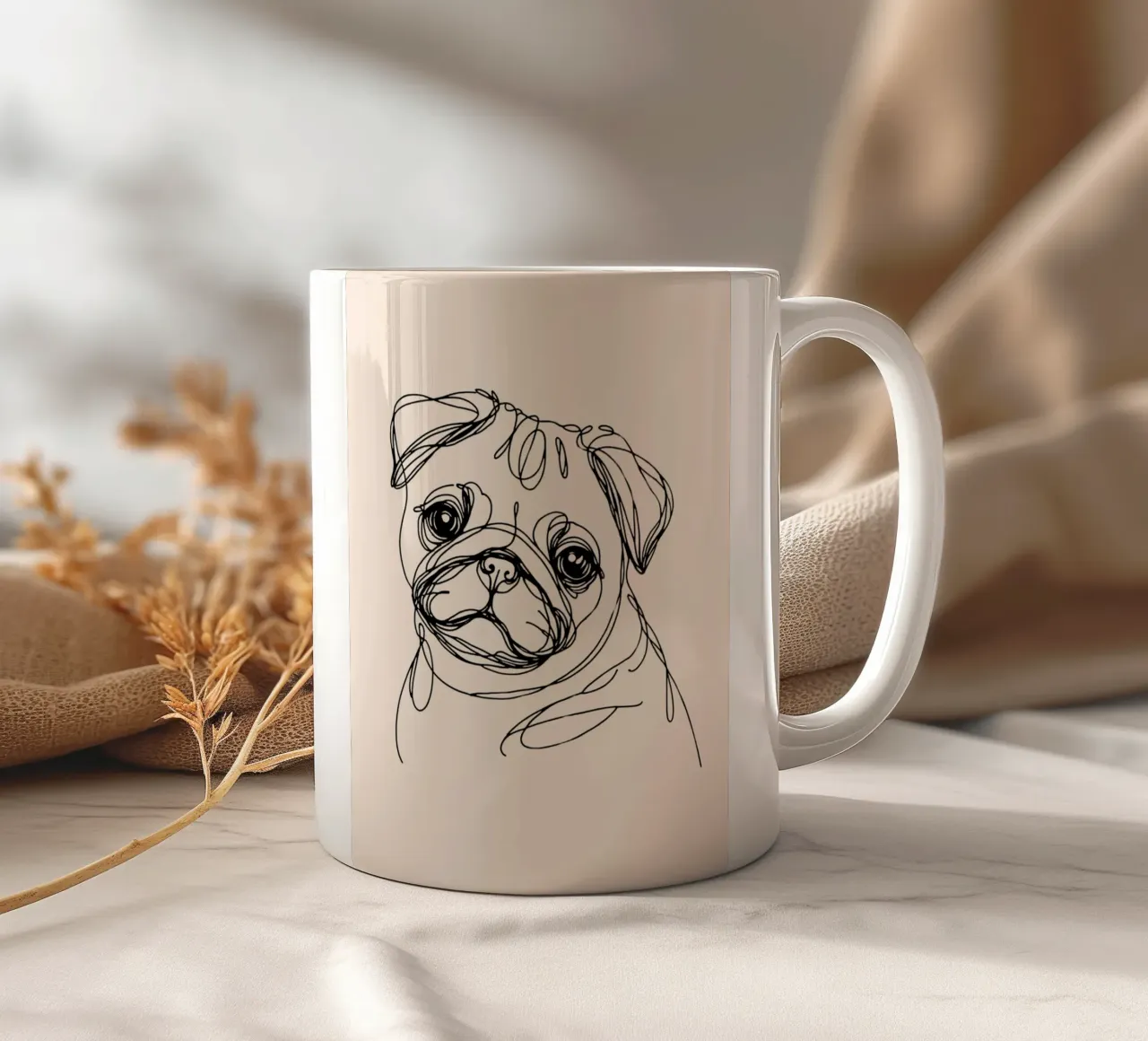 Disegno lineare di un carlino - Beige tazza in ceramica da WijdevenDesign