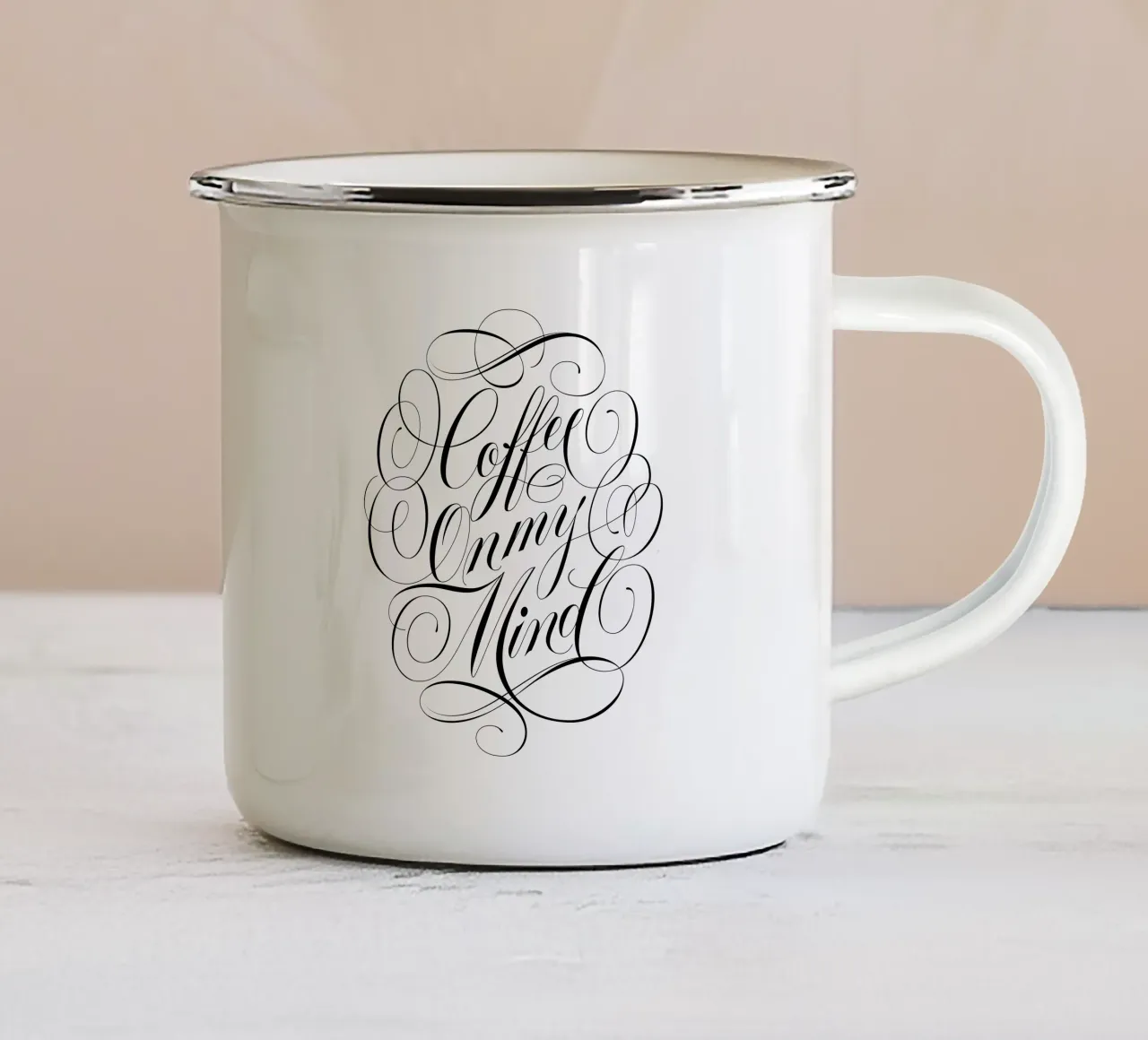 Coffee On My Mind tazza in smalto da CalliLetters