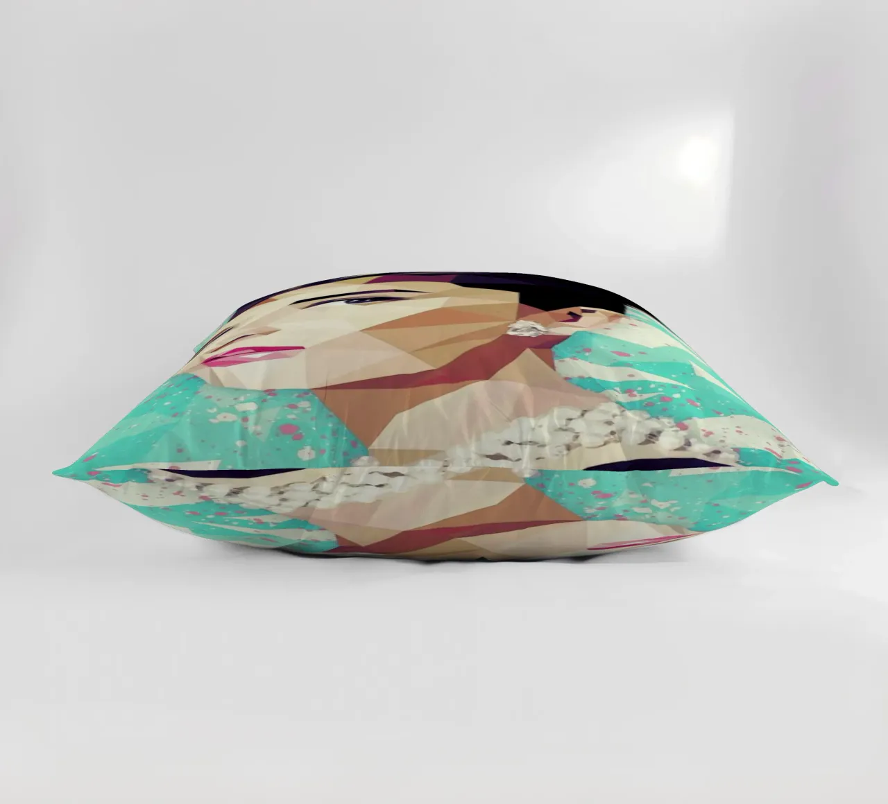 The Hepburn Class cuscino da Mayka ienova