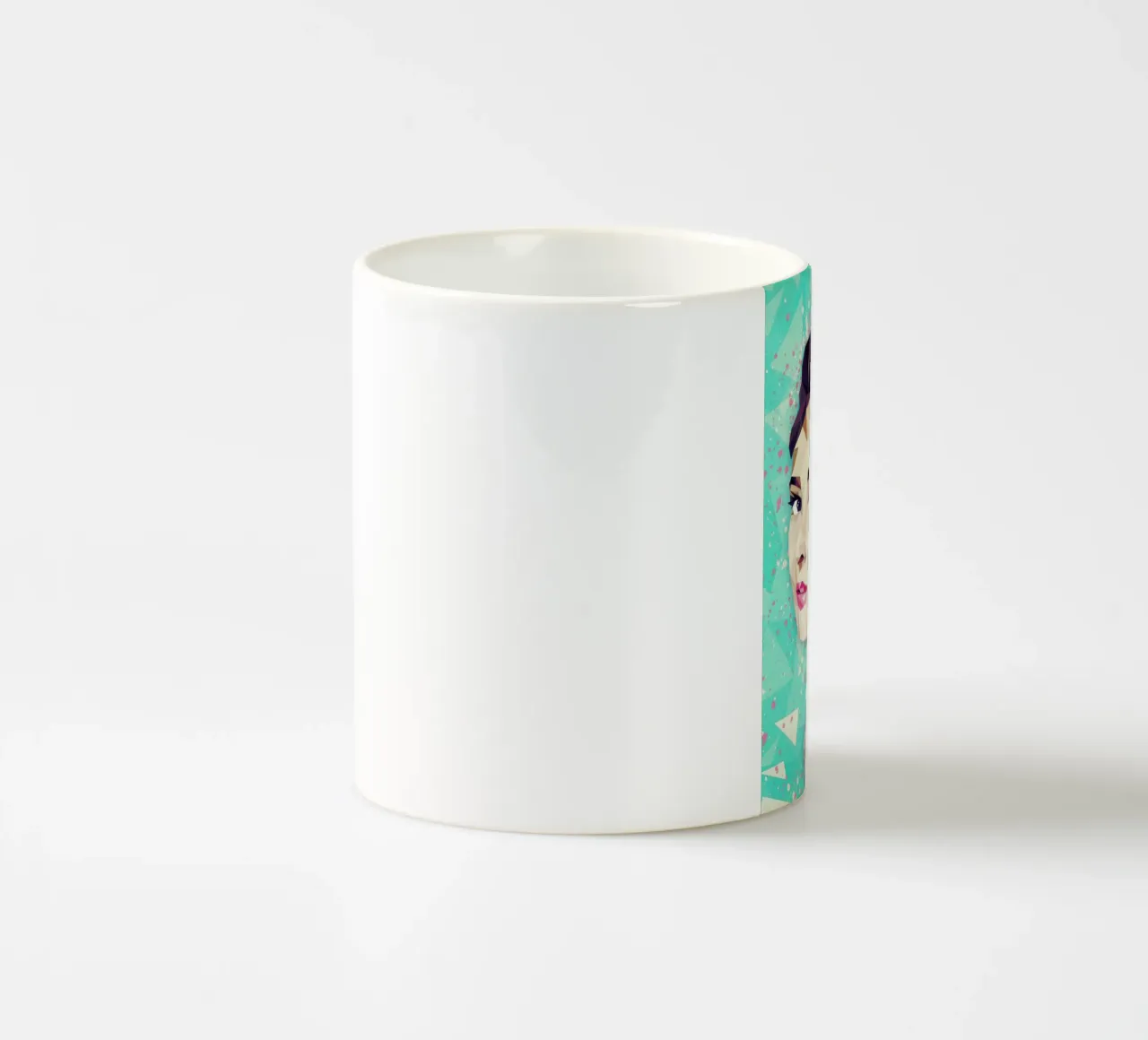 The Hepburn Class Keramik Tasse von Mayka ienova