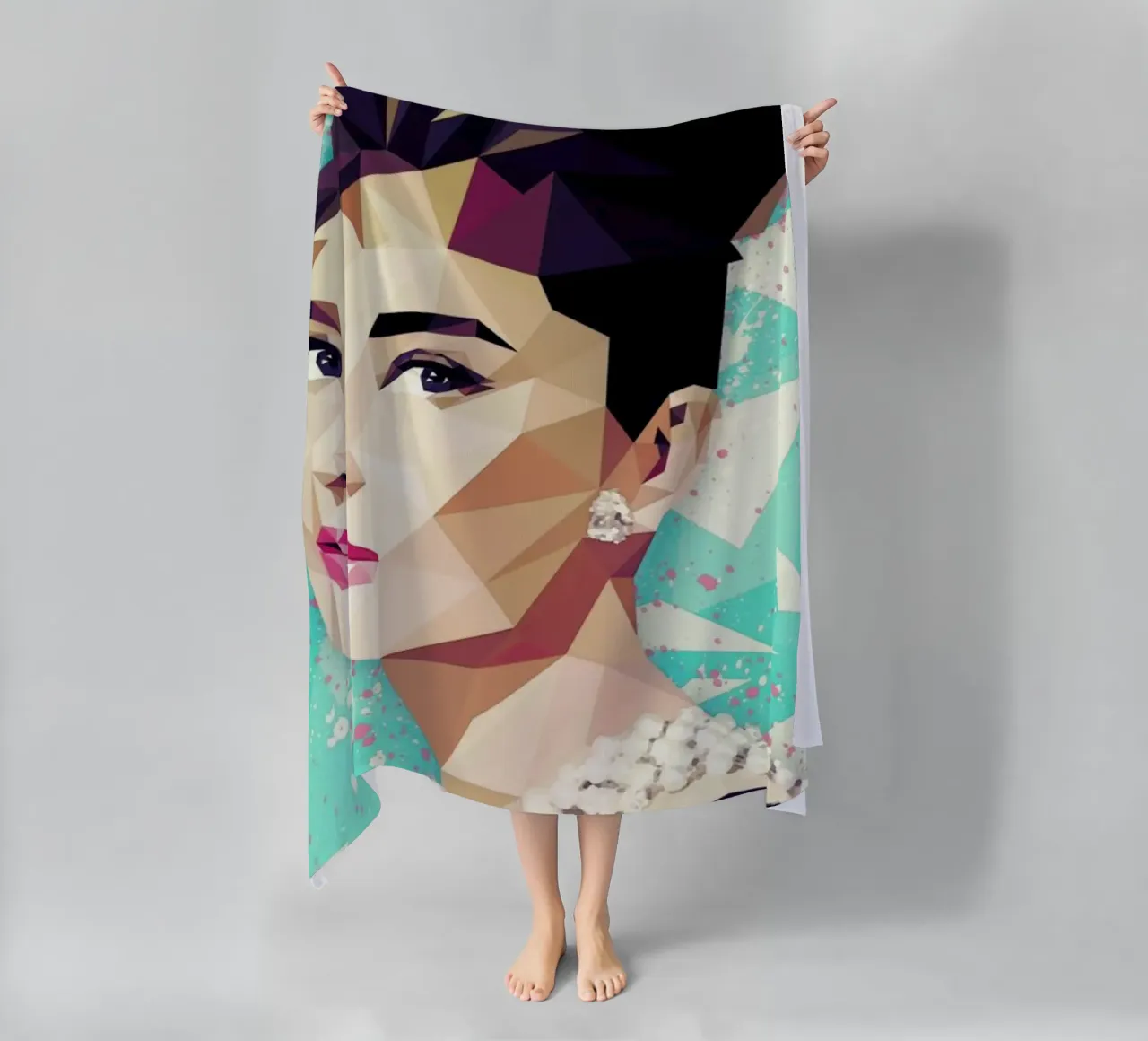 The Hepburn Class telo mare da Mayka ienova