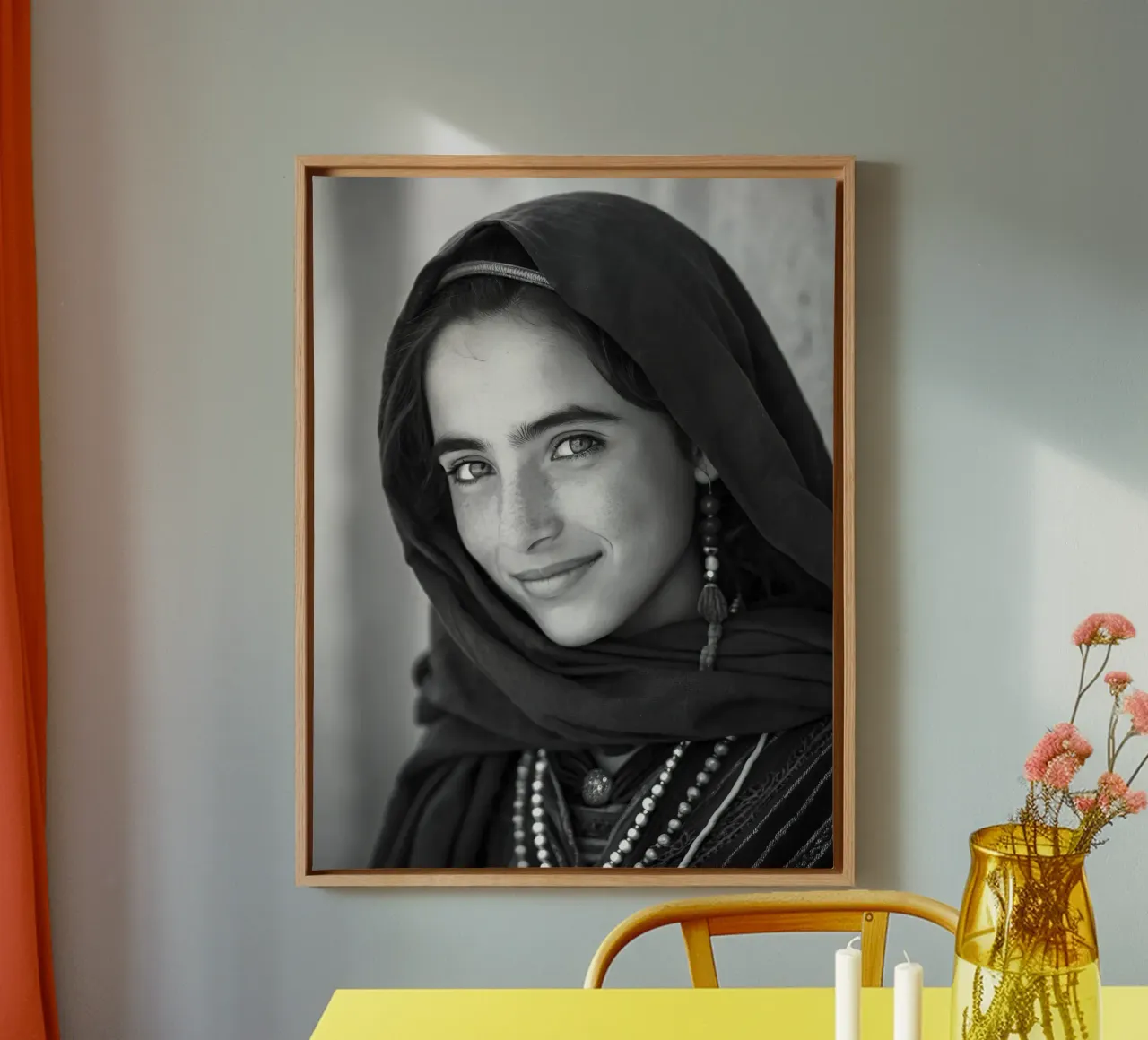 Illi - Ritratto di una giovane donna amazigh tela con Cornice a cassetta da Amazigh