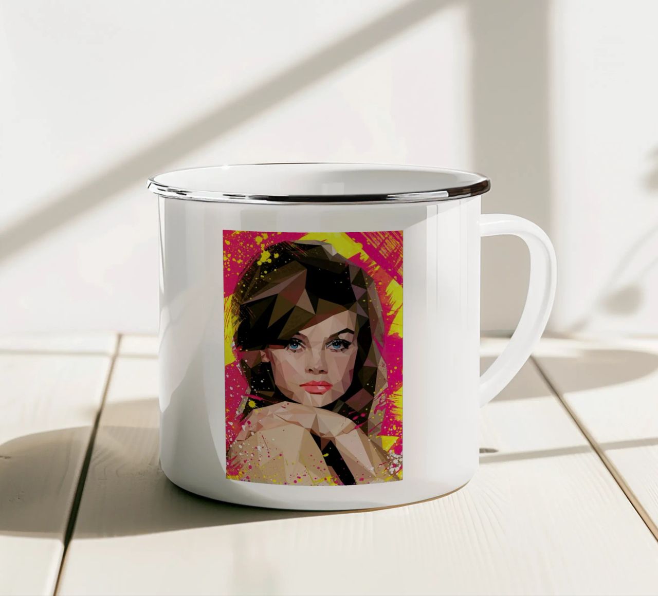 Vogues Muse tazza in smalto da Mayka ienova