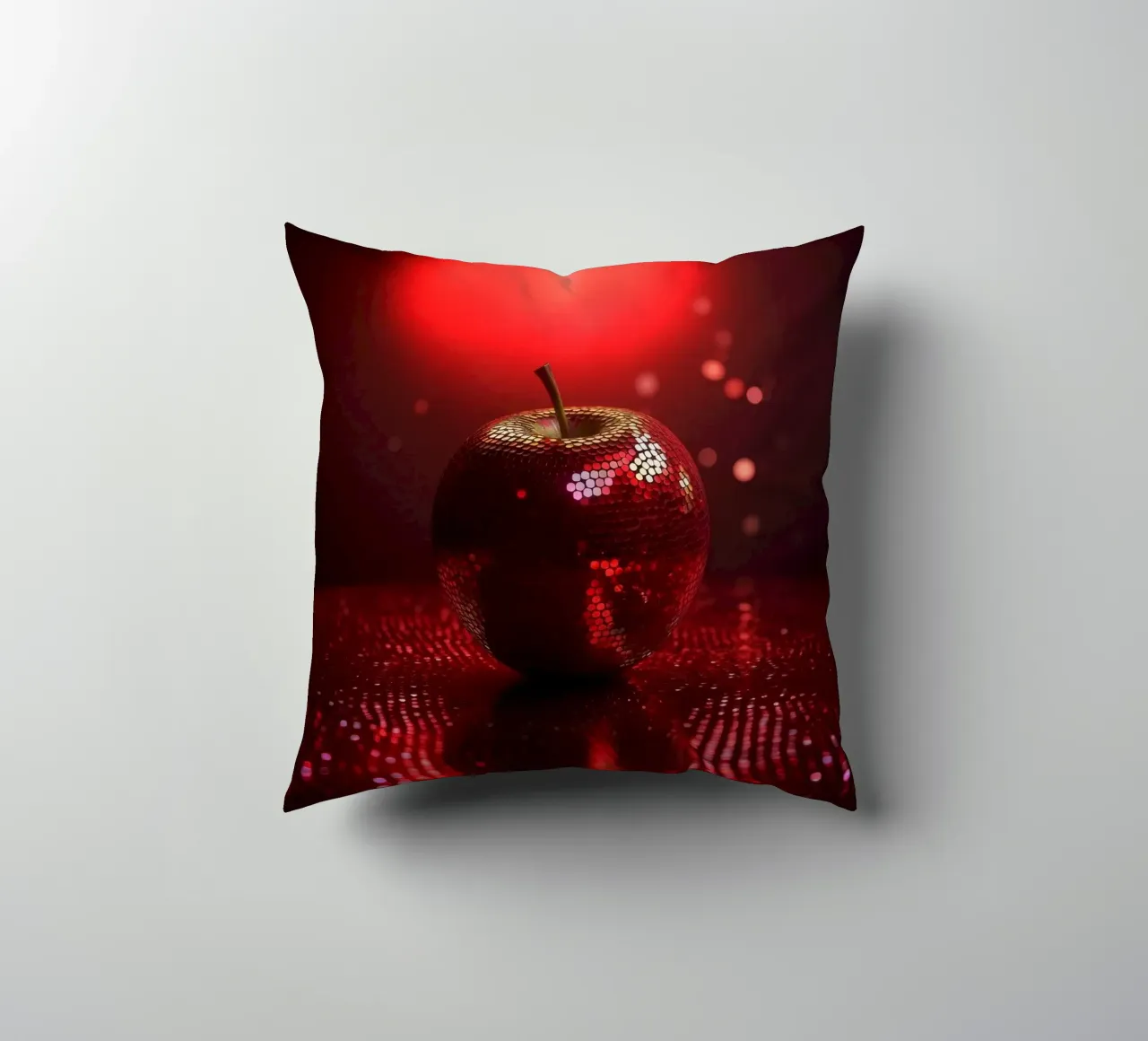 Sparkling Devils Red Hot Disco Night Ball Apple cuscino da Modern Muse