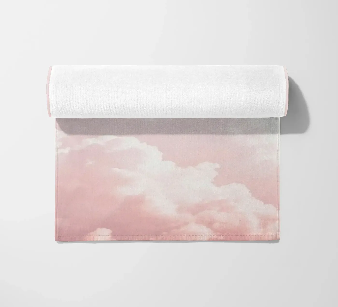 Blush Cloudscape Charm telo mare da Modern Muse
