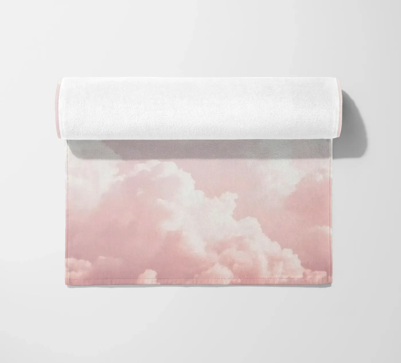 Blush Cloudscape Charme Strandtuch von Modern Muse