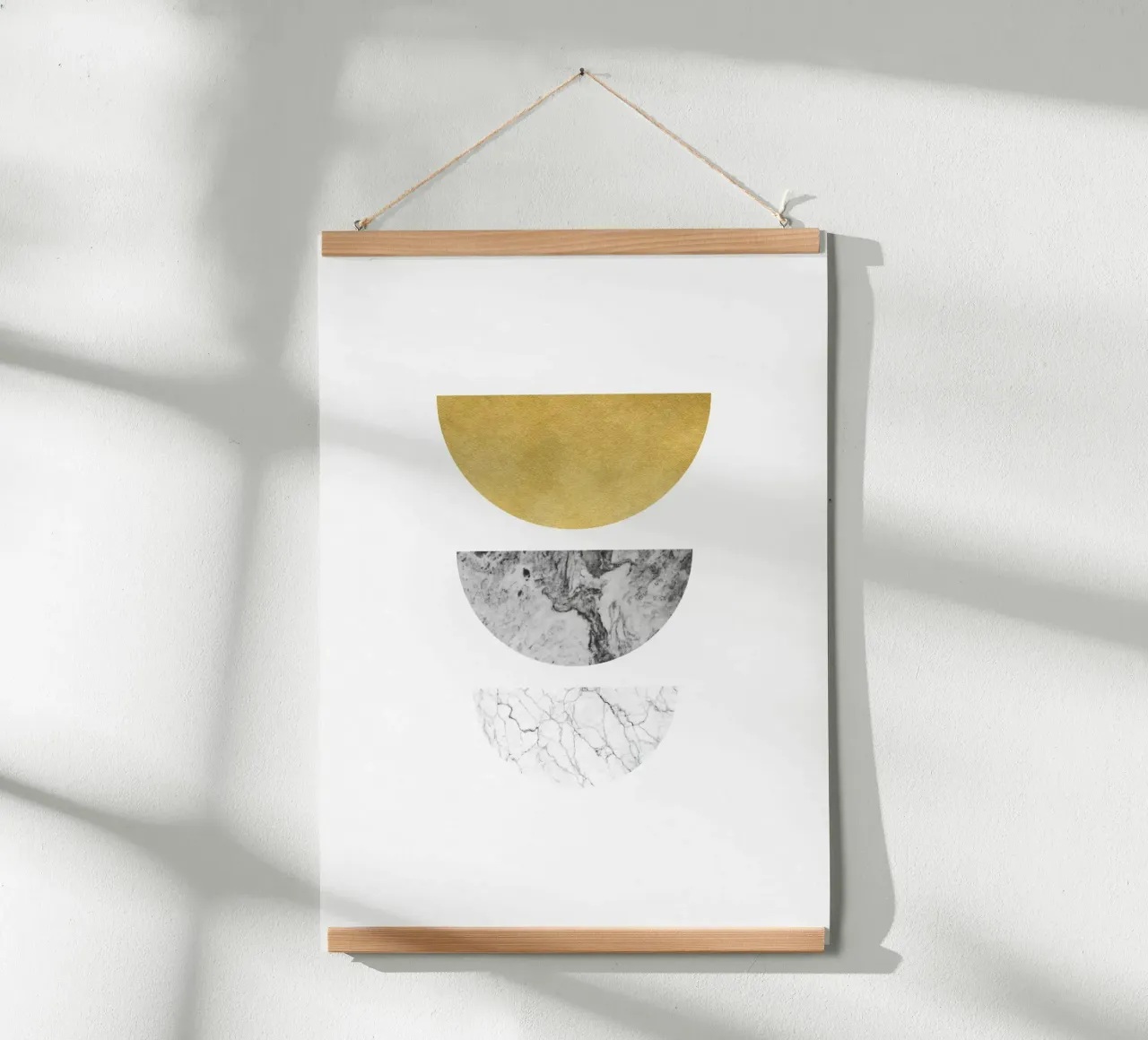 Arte da parete minimalista a semicerchi in oro e marmo poster con telaio in legno da kookiepixel