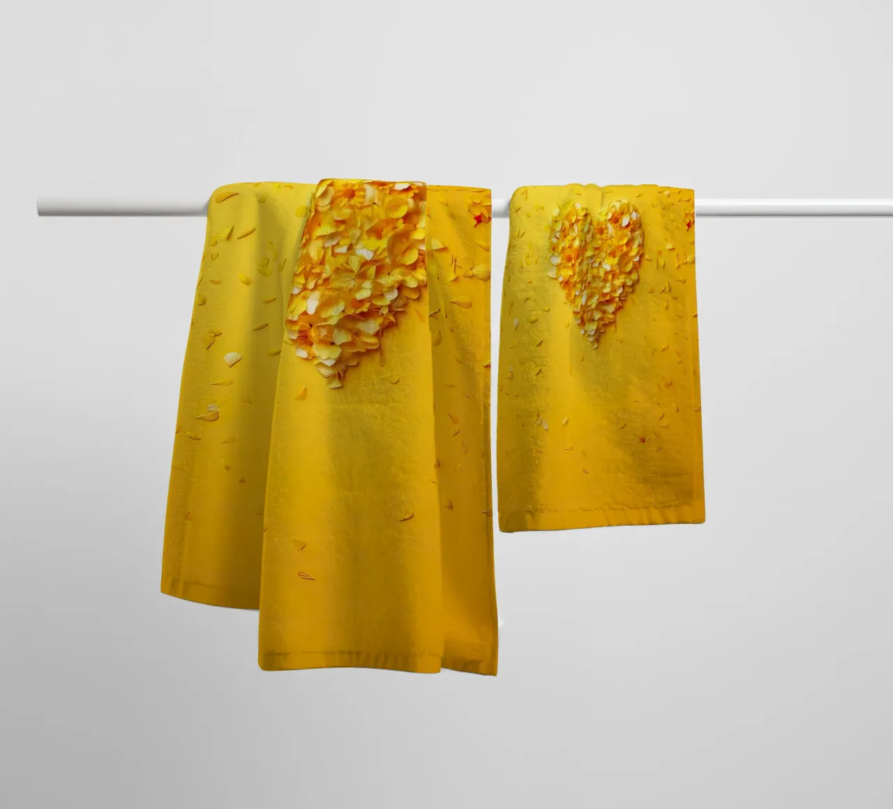 Cœur d'amour jaune serviette de bain de Modern Muse