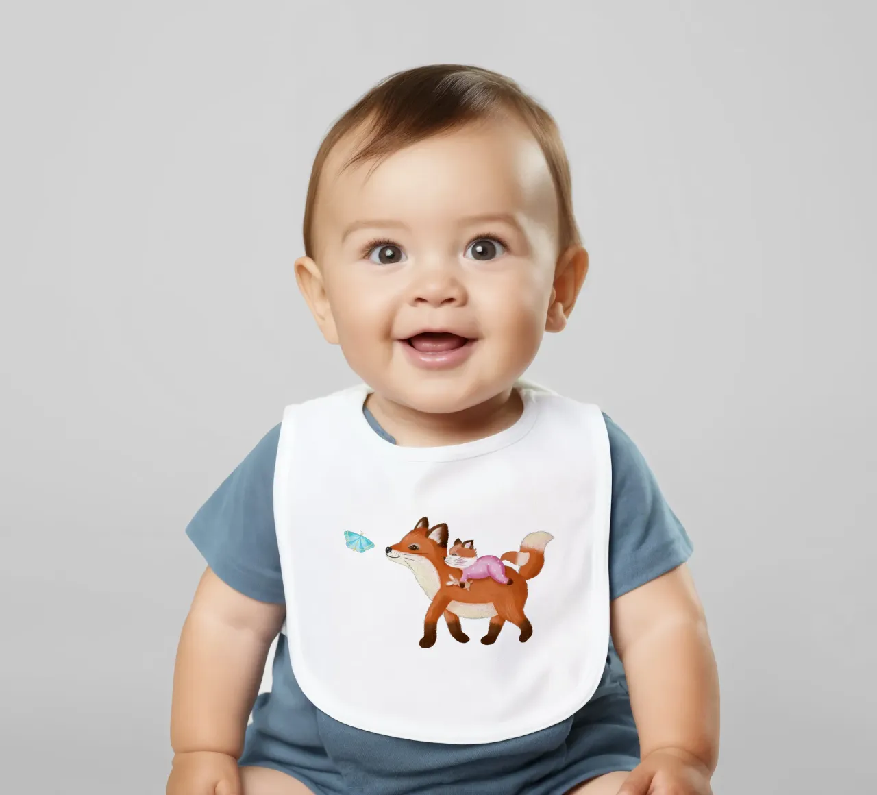 Mamma volpe con cucciolo di volpe nella foresta incantata. Per bambini piccoli bavaglino da CalliLetters
