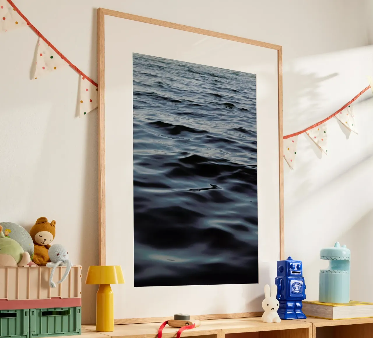 Feet In The Water poster con telaio in legno da Studio Nahili