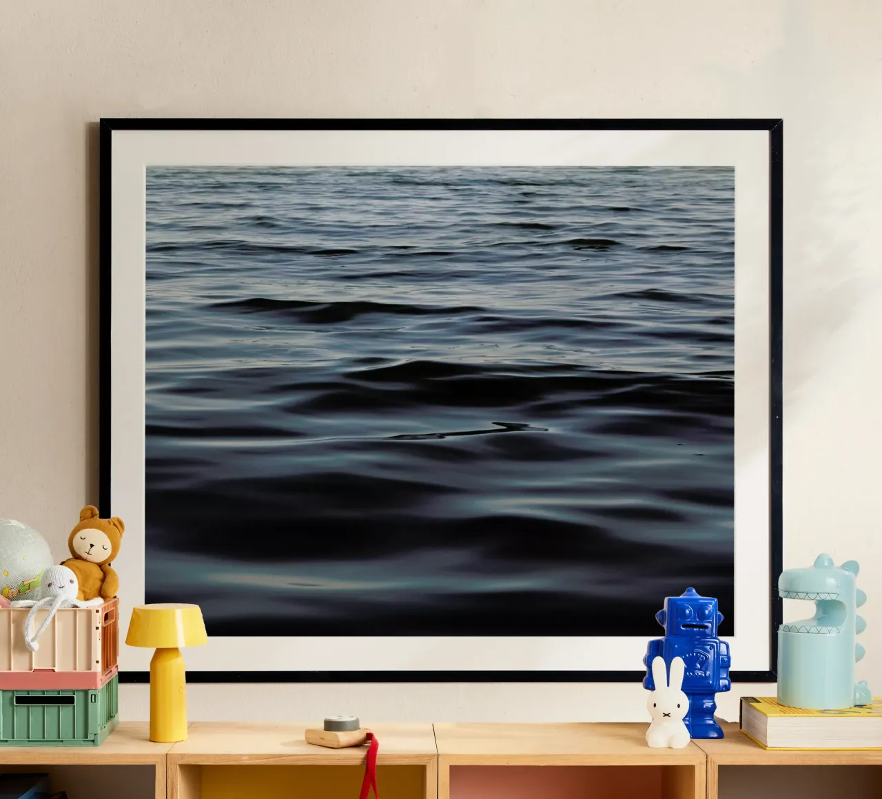 Feet In The Water poster con telaio in legno da Studio Nahili
