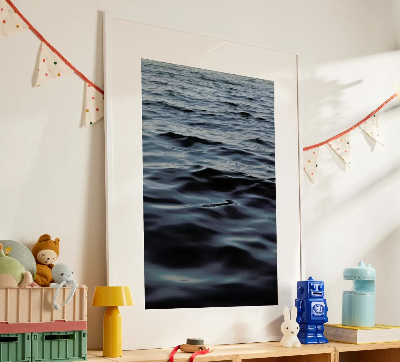 Feet In The Water poster con telaio in legno da Studio Nahili