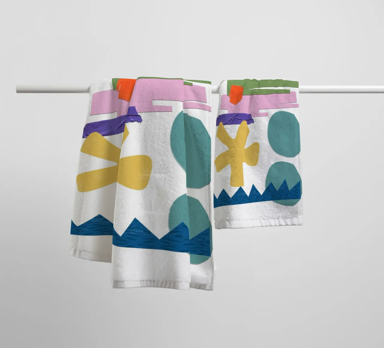 vibrant composition collage asciugamano da bagno da ramosashop