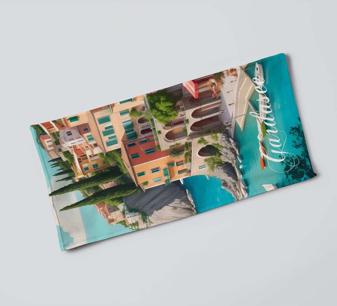 Gardasee-Ufer Handtuch von Charnwood Prints