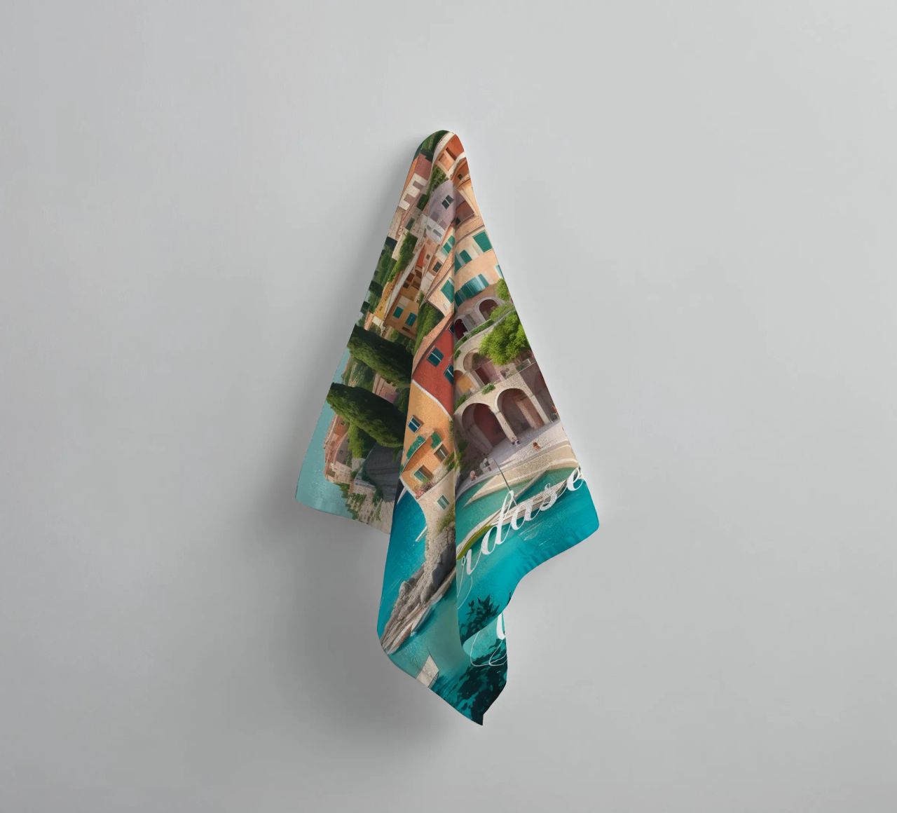 Gardasee-Ufer Handtuch von Charnwood Prints