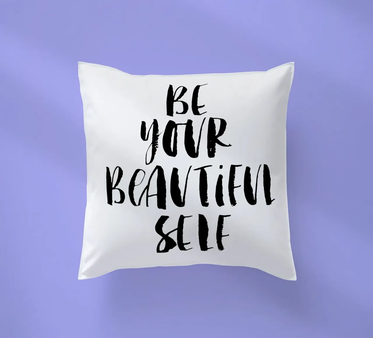 Be Your Beautiful Self Design tipografico in bianco e nero cuscino da THE MOTIVATED TYPE