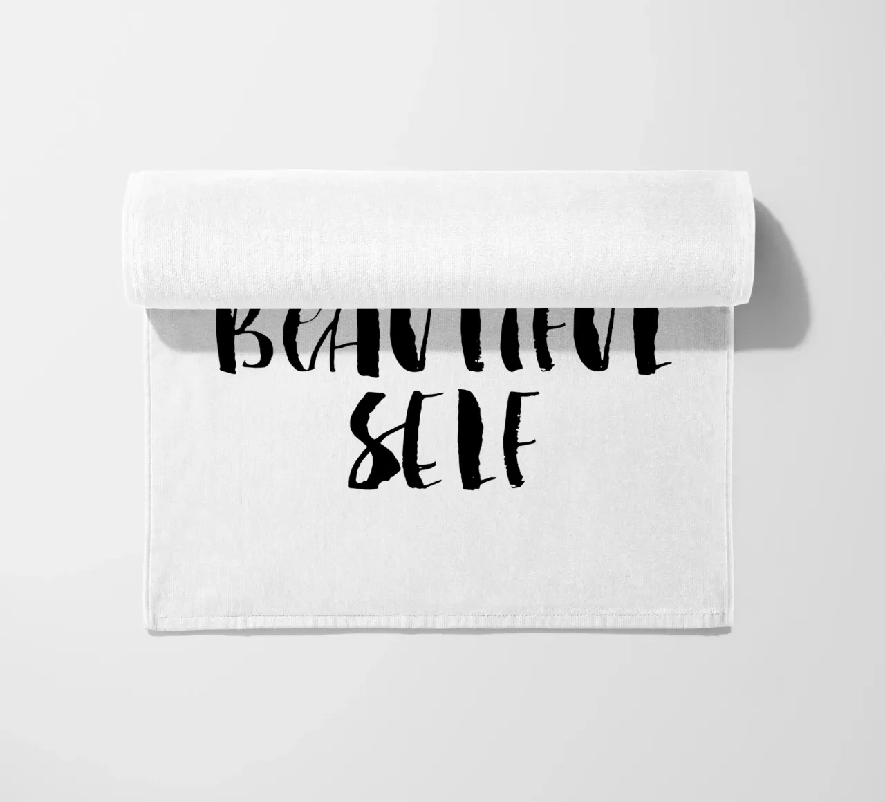 Be Your Beautiful Self Design tipografico in bianco e nero telo mare da THE MOTIVATED TYPE