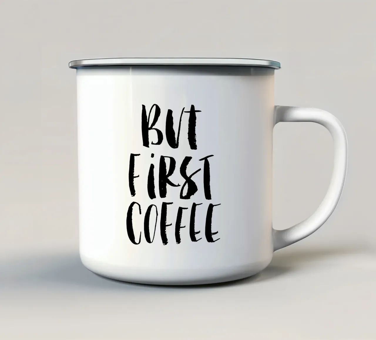 Pero primero el café taza de esmalte de THE MOTIVATED TYPE