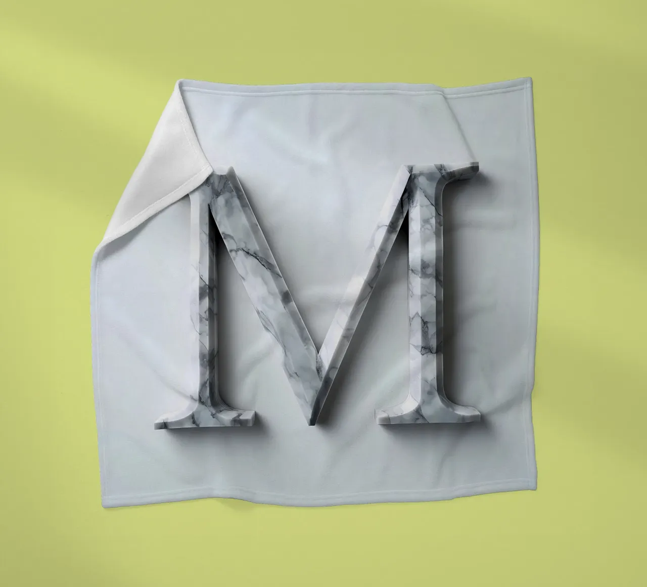 Monogramma "M" in marmo coperta in pile da inspirational quote