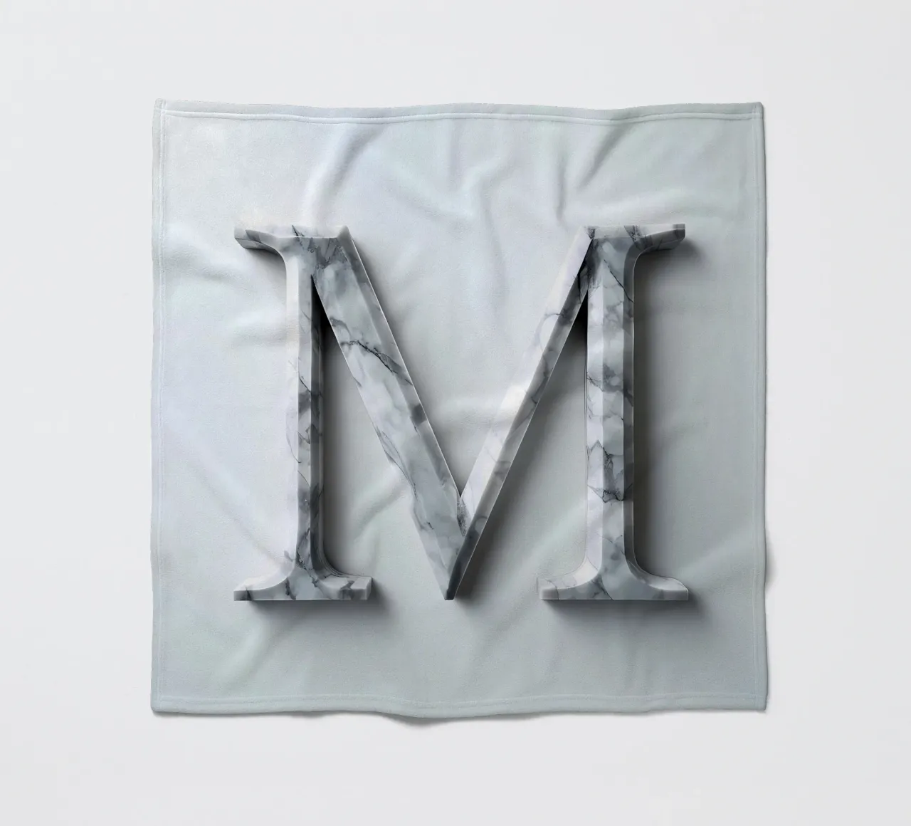 Monogramma "M" in marmo coperta in pile da inspirational quote
