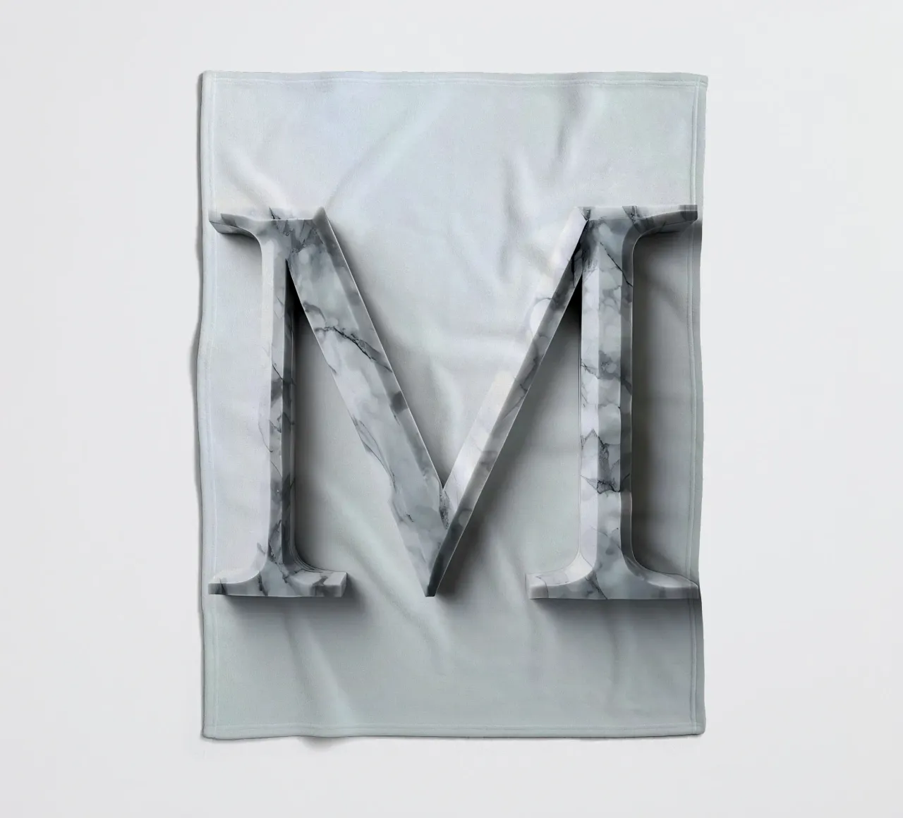 Monogramma "M" in marmo coperta in pile da inspirational quote