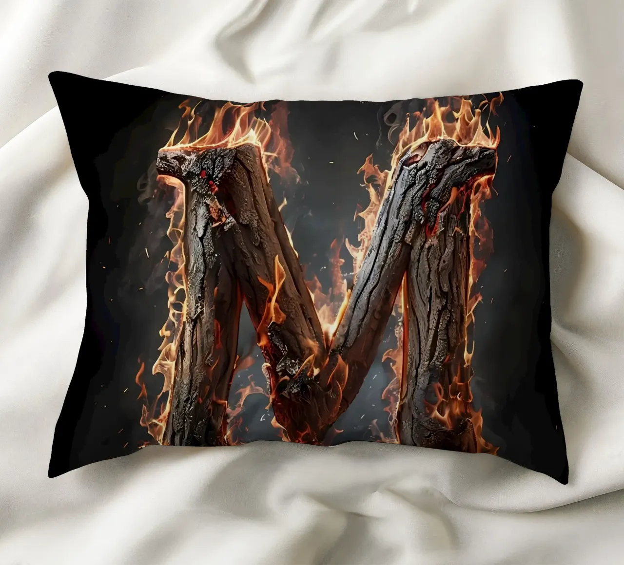 "Fiery M: una fiammata di intensità". cuscino da inspirational quote