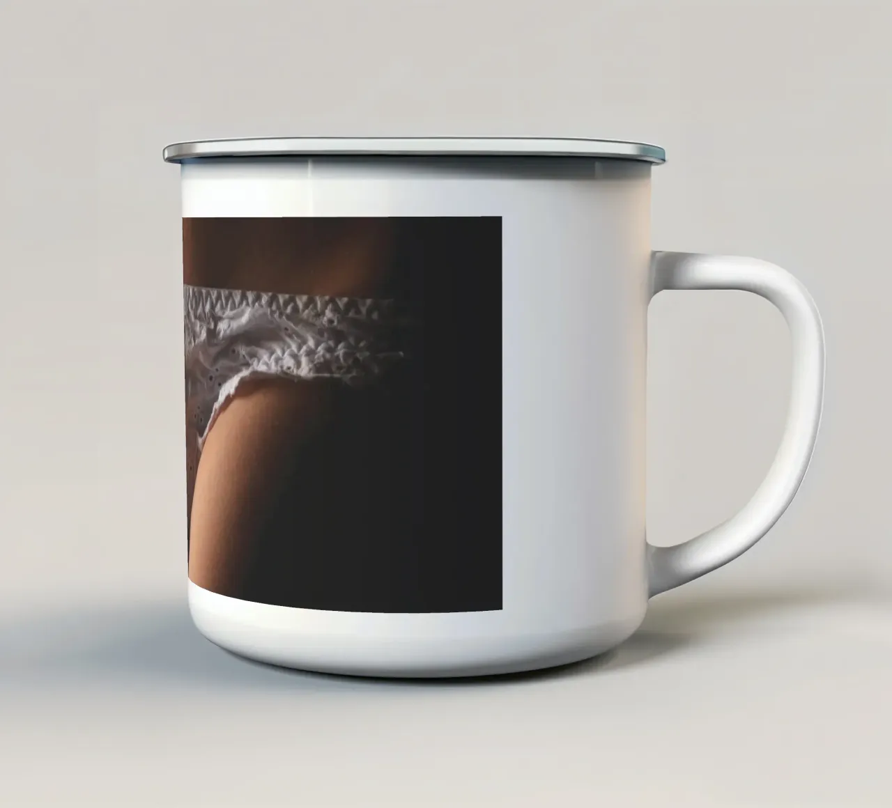Belle mutandine 2 tazza in smalto da Dave Hare Photography