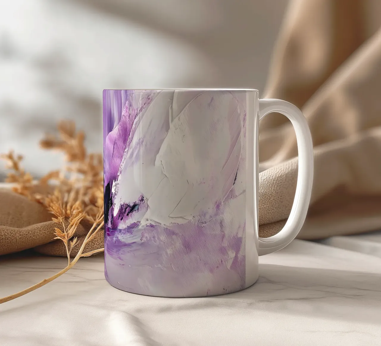 Pittura di fiori viola tazza in ceramica da IamHomeStudio
