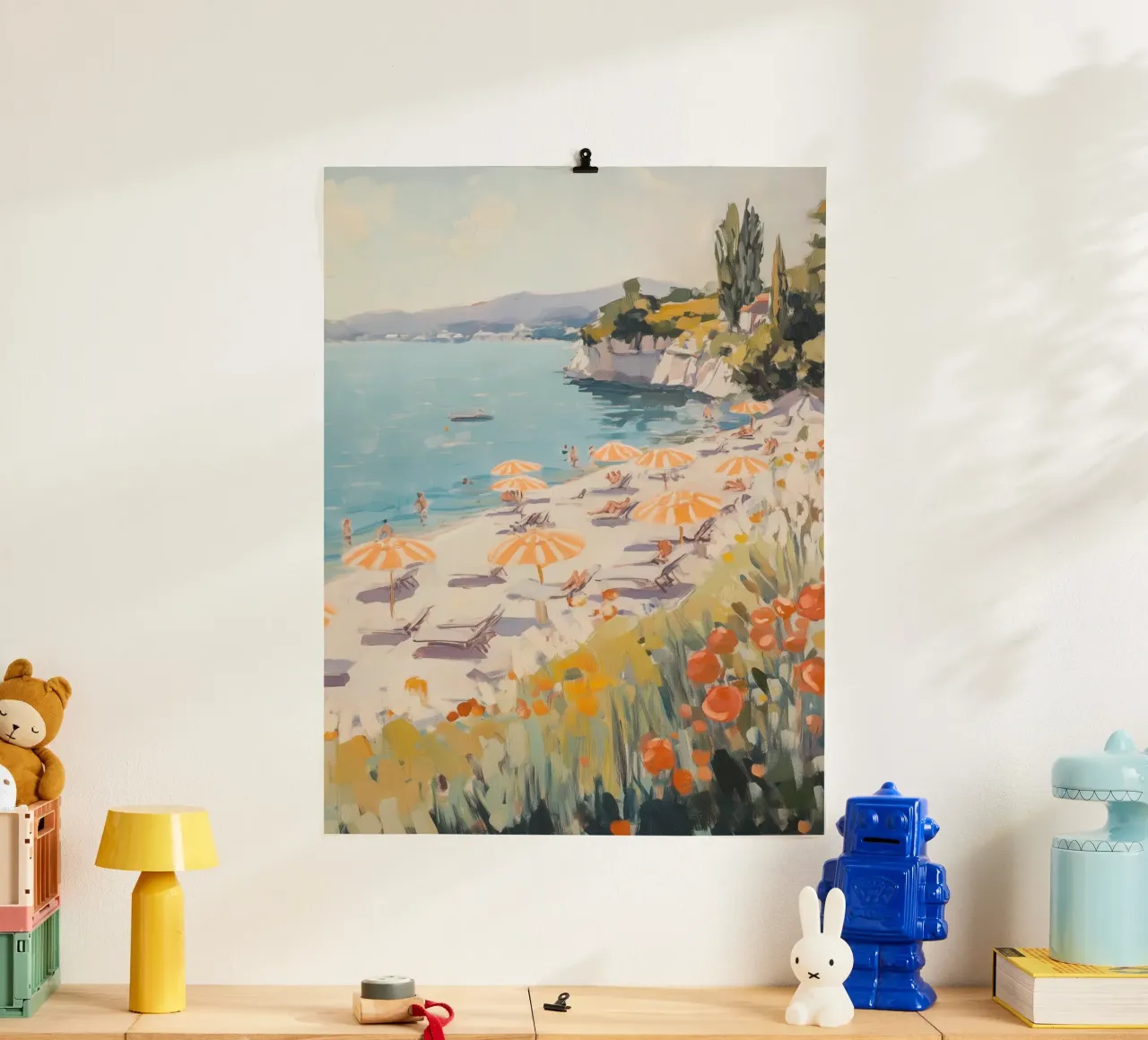 Spiaggia serena con ombrelloni a righe carta hahnemühle da Melloi Art Print
