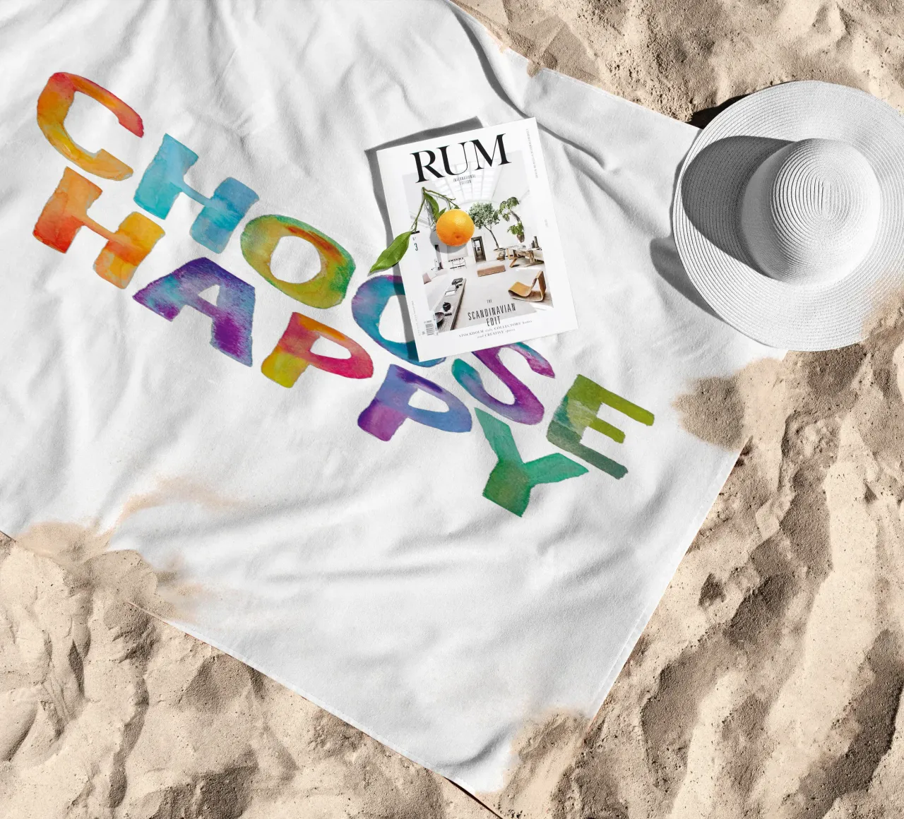Wählen Sie Happy Strandtuch von THE MOTIVATED TYPE
