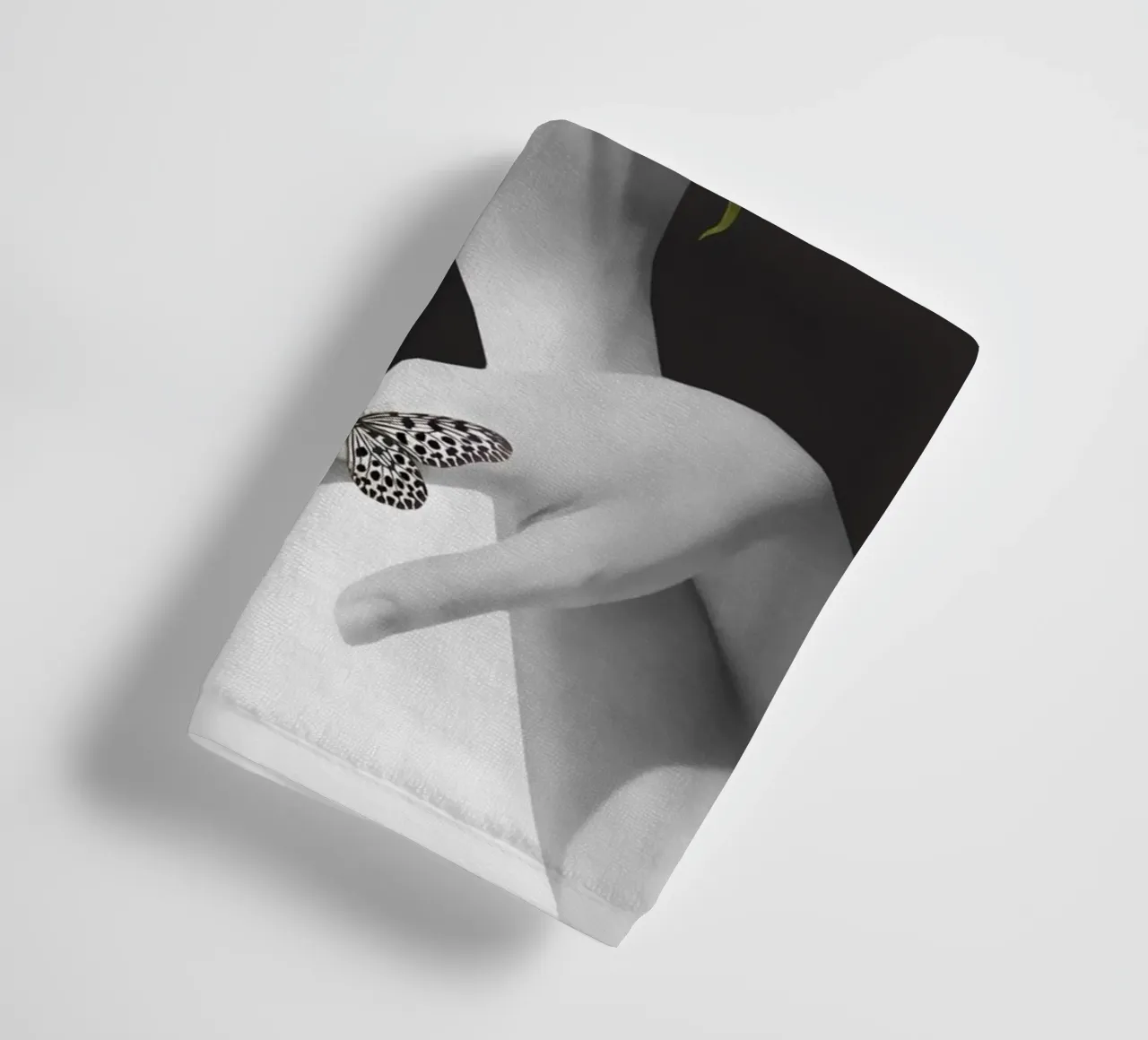 Mani con fiori asciugamano da bagno da dada22