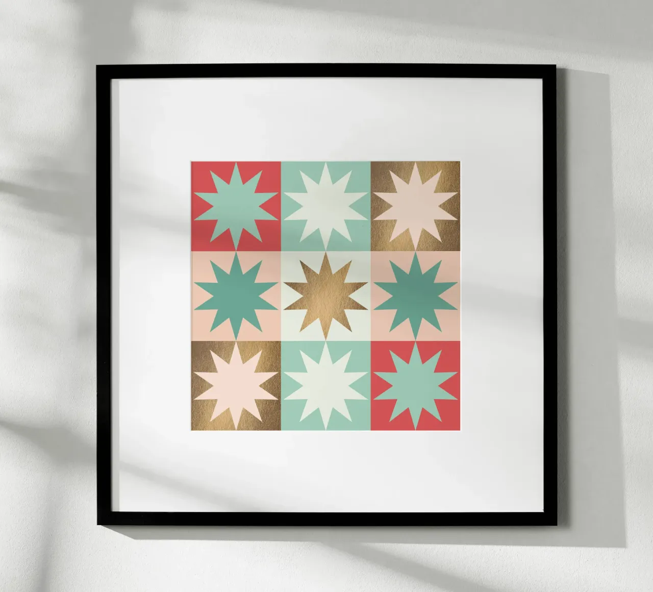 Motivo a stelle a scacchiera - Rosso, verde acqua, rosa, oro zecchino poster con telaio in legno da Dominique Vari Abstract