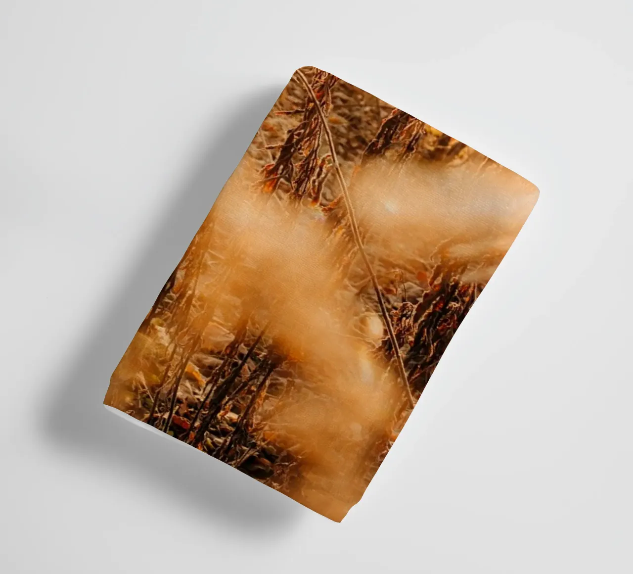 Forêt d'automne dans la lumière du matin - Photographie d'ambiance de la nature serviette de bain de Bold and Retro