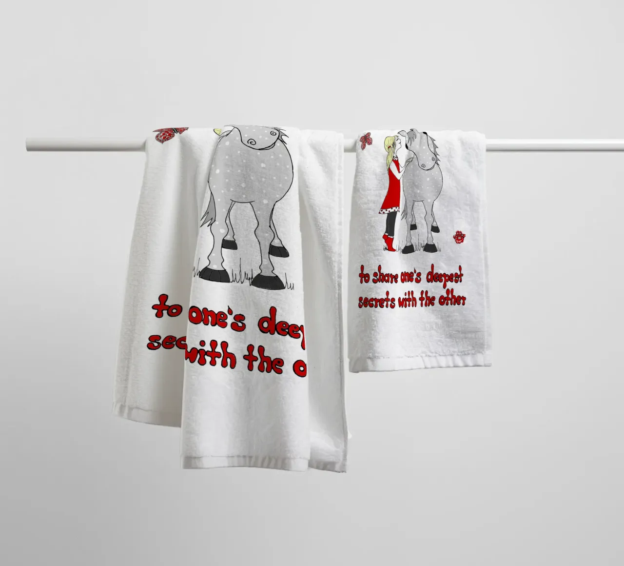 "True Love is to share one´s deepest secrets with the other" asciugamano da bagno da Pferdemädchen