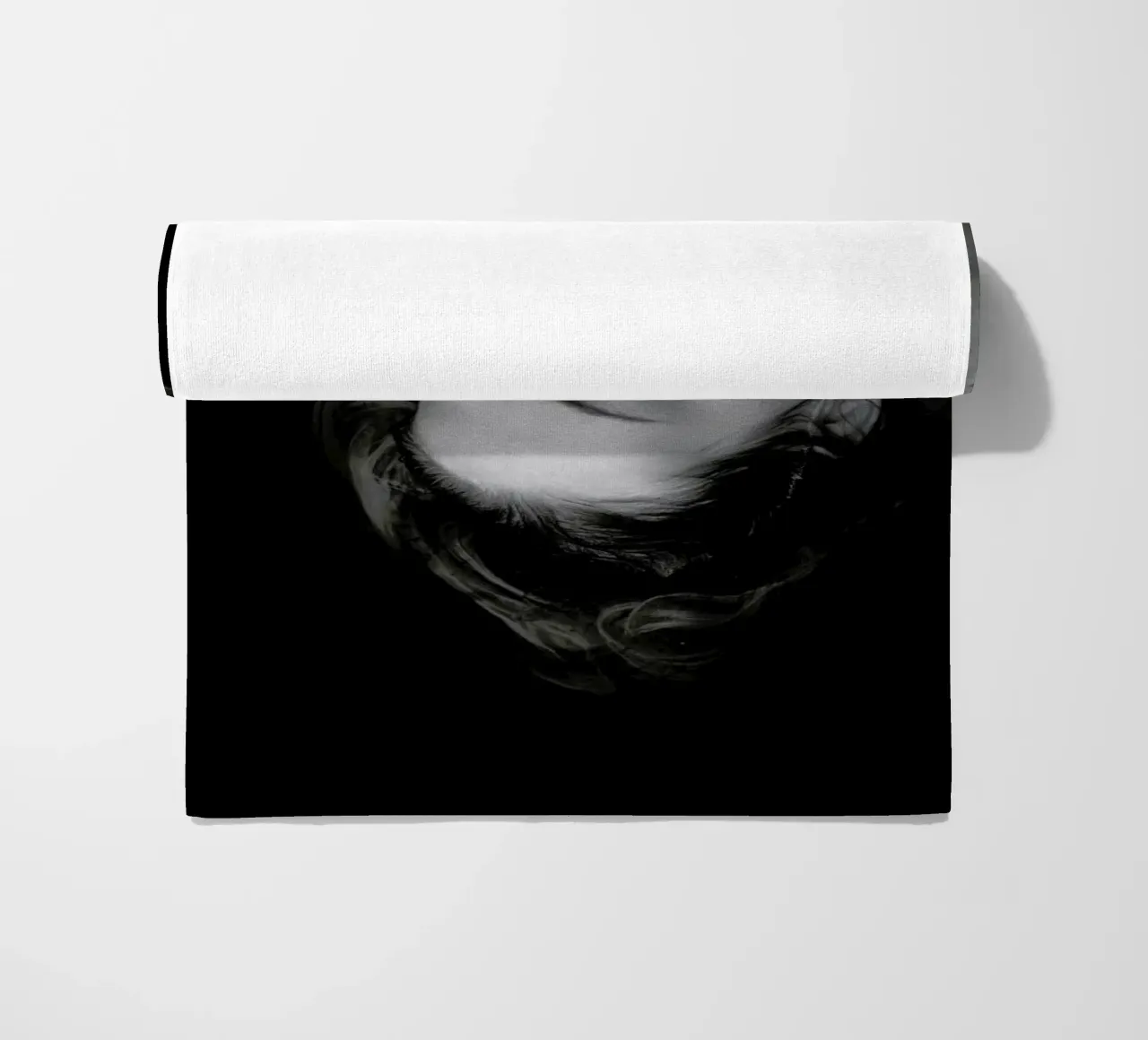 Drowning No.II telo mare da Laura Palm