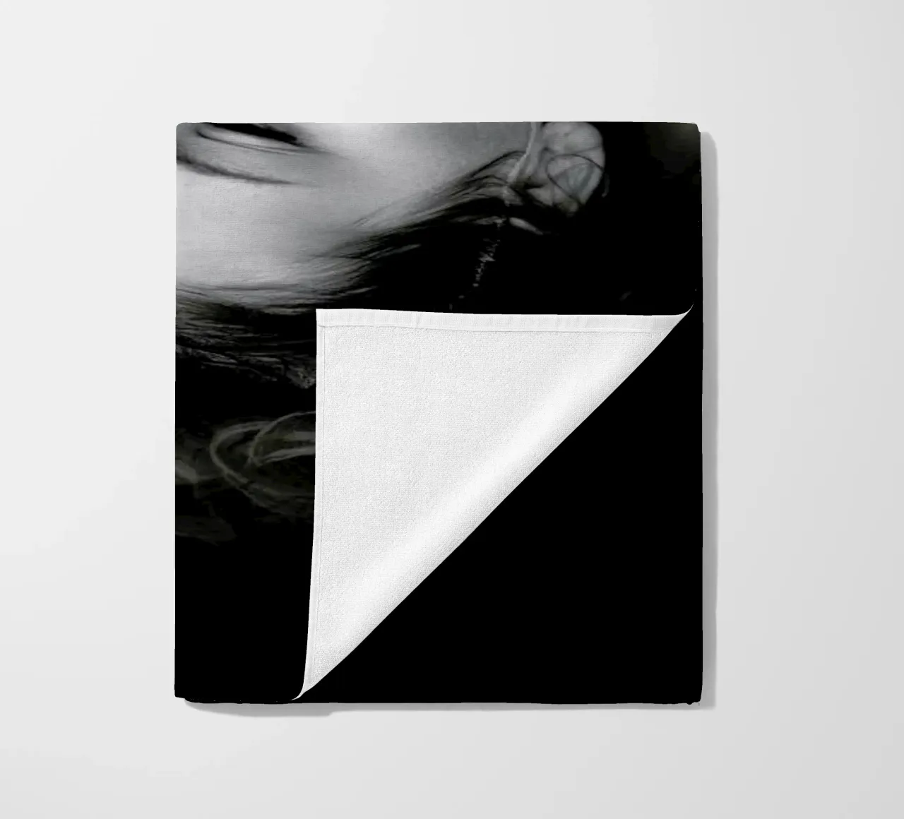 Drowning No.II telo mare da Laura Palm