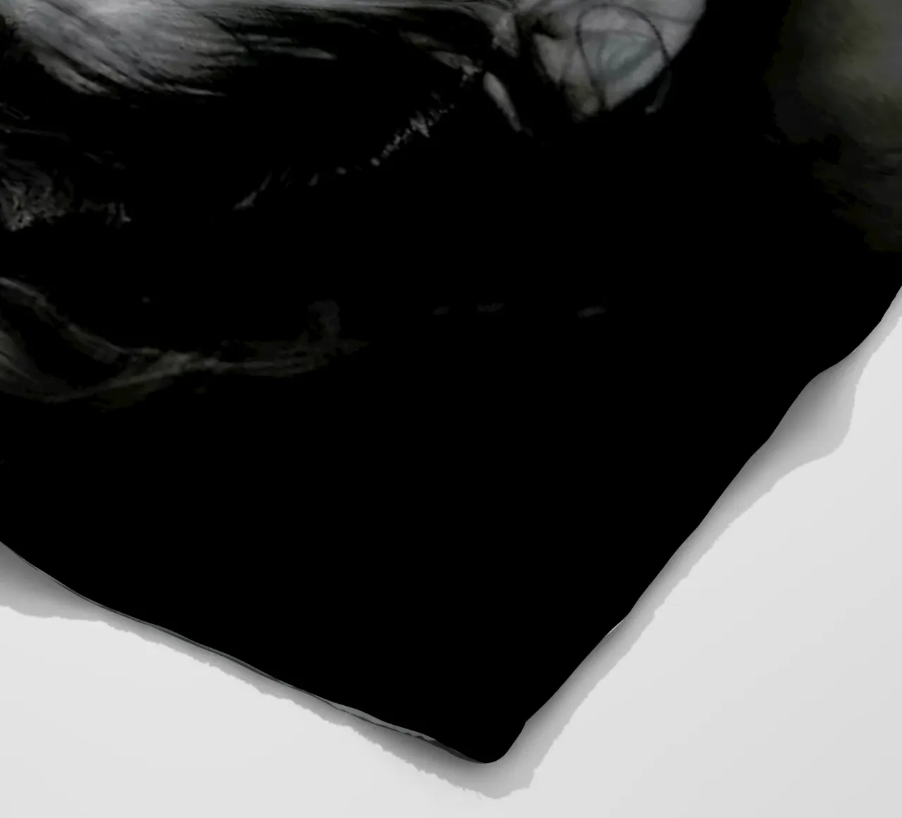 Drowning No.II coperta in pile da Laura Palm