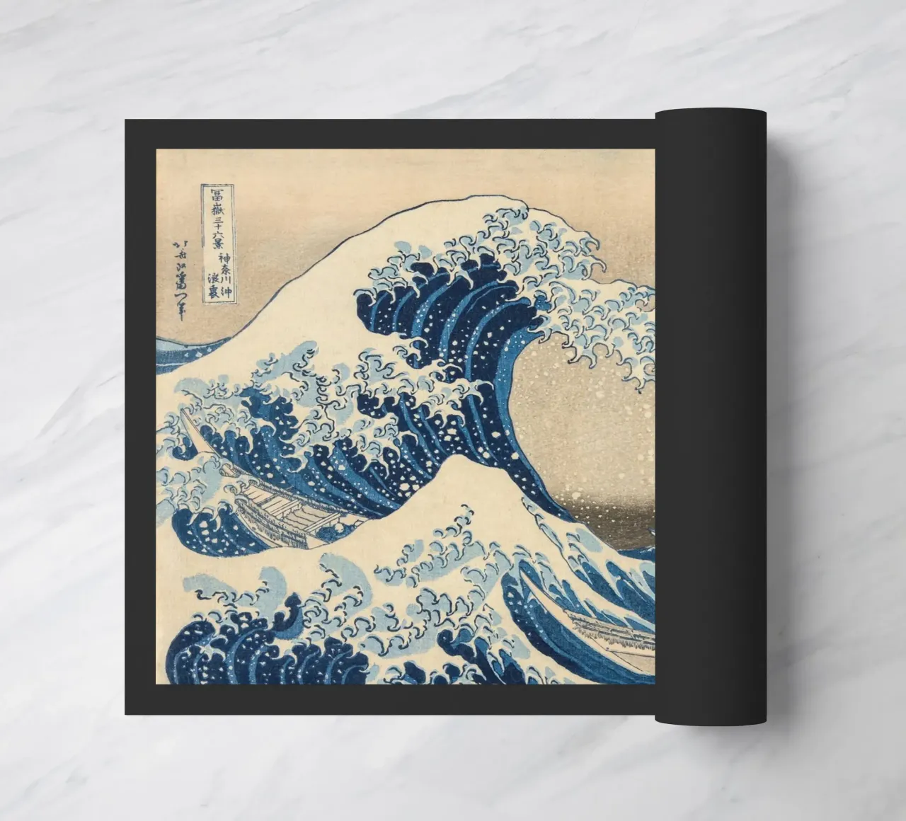 Hokusai-Die große Welle Fußmatte von Carinaprint