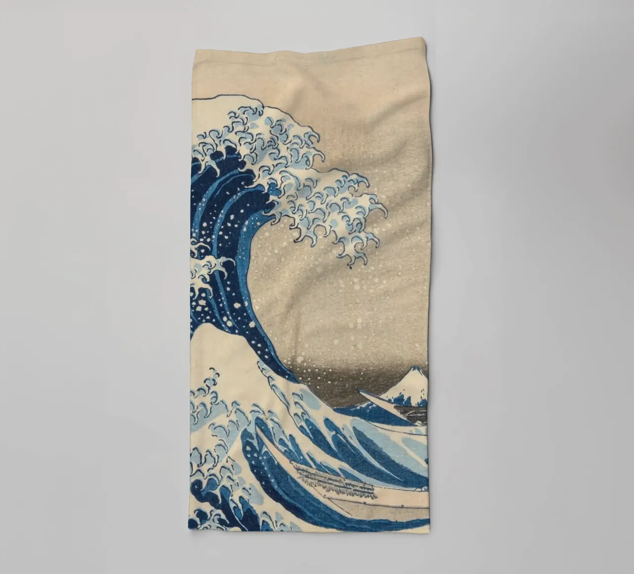 Hokusai-Die große Welle Handtuch von Carinaprint