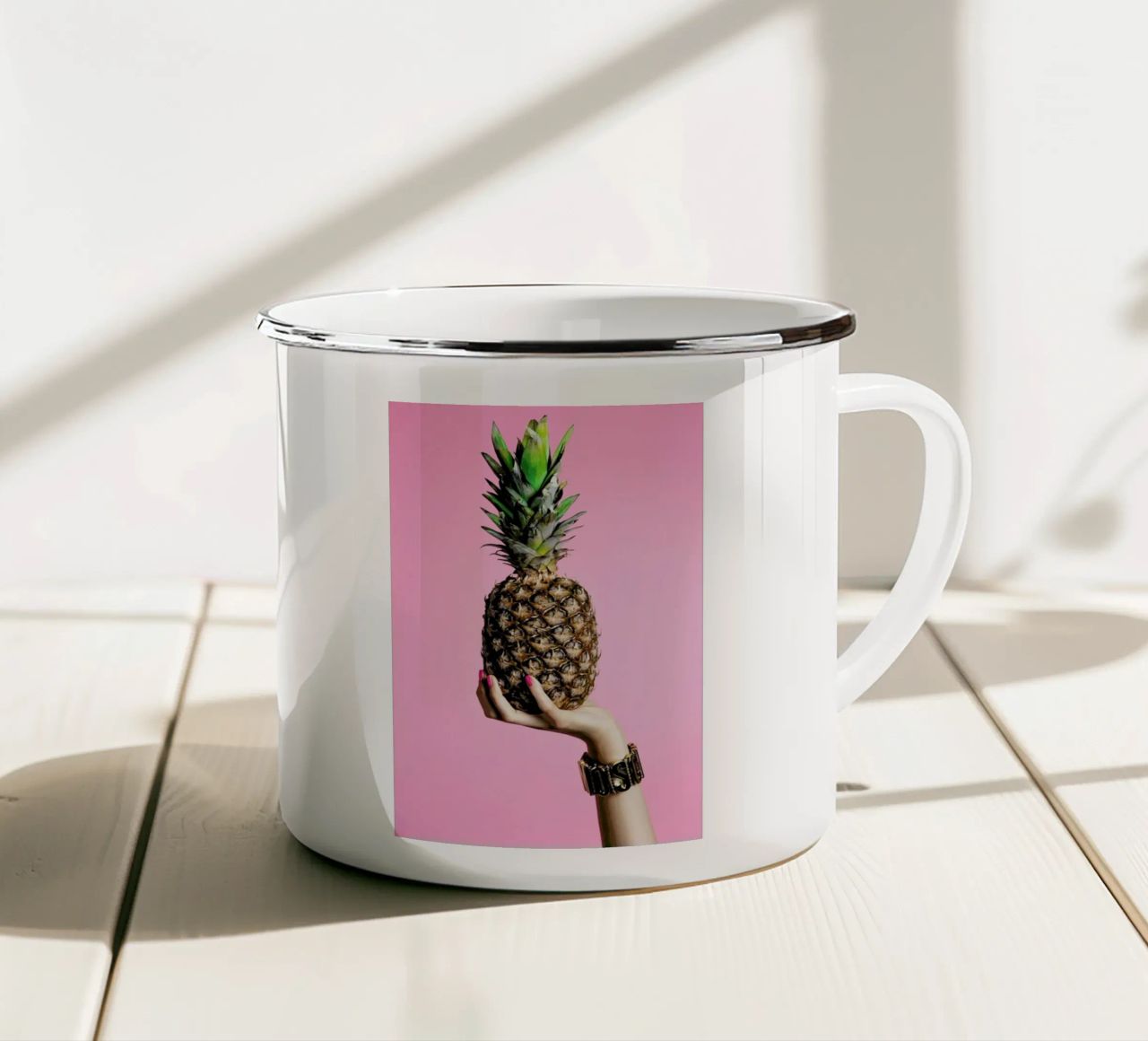 Pineapple tazza in smalto da Laura Palm